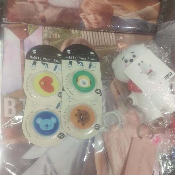 BTS Mystery Box KPOP 5 Star Rating! - Picture 3 of 5